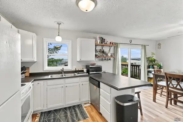621 Ennen Dr, Rapid City, SD 57703