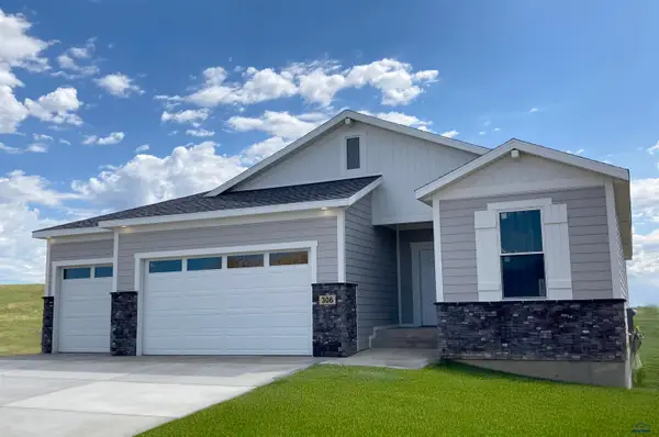 306 Miriam Ct, Rapid City, SD 57701