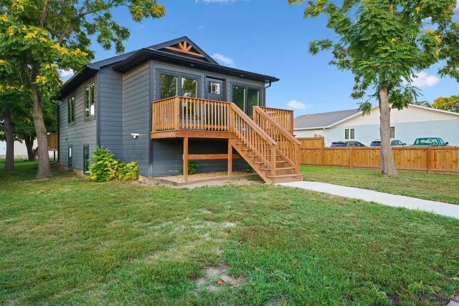 510 E Dakota, Pierre, SD 57501 - #2
