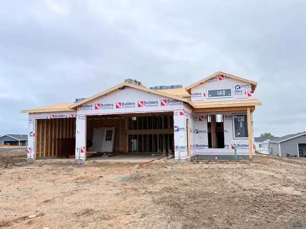 5601 Traverse Dr, Rapid City, SD 57703