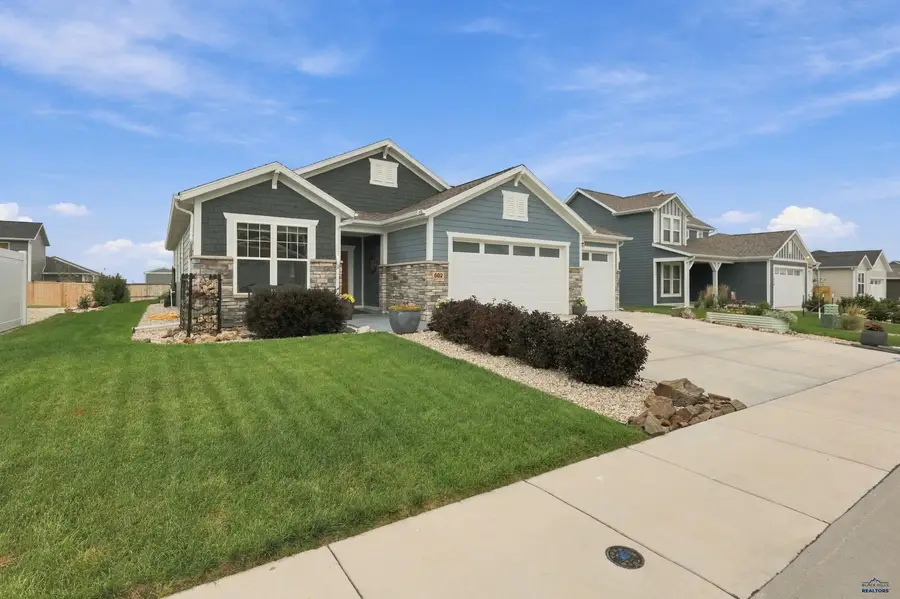 602 Solomon Ct, Rapid City, SD 57703 - #2