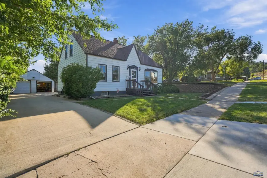 1221 Quincy, Rapid City, SD 57701 - #3