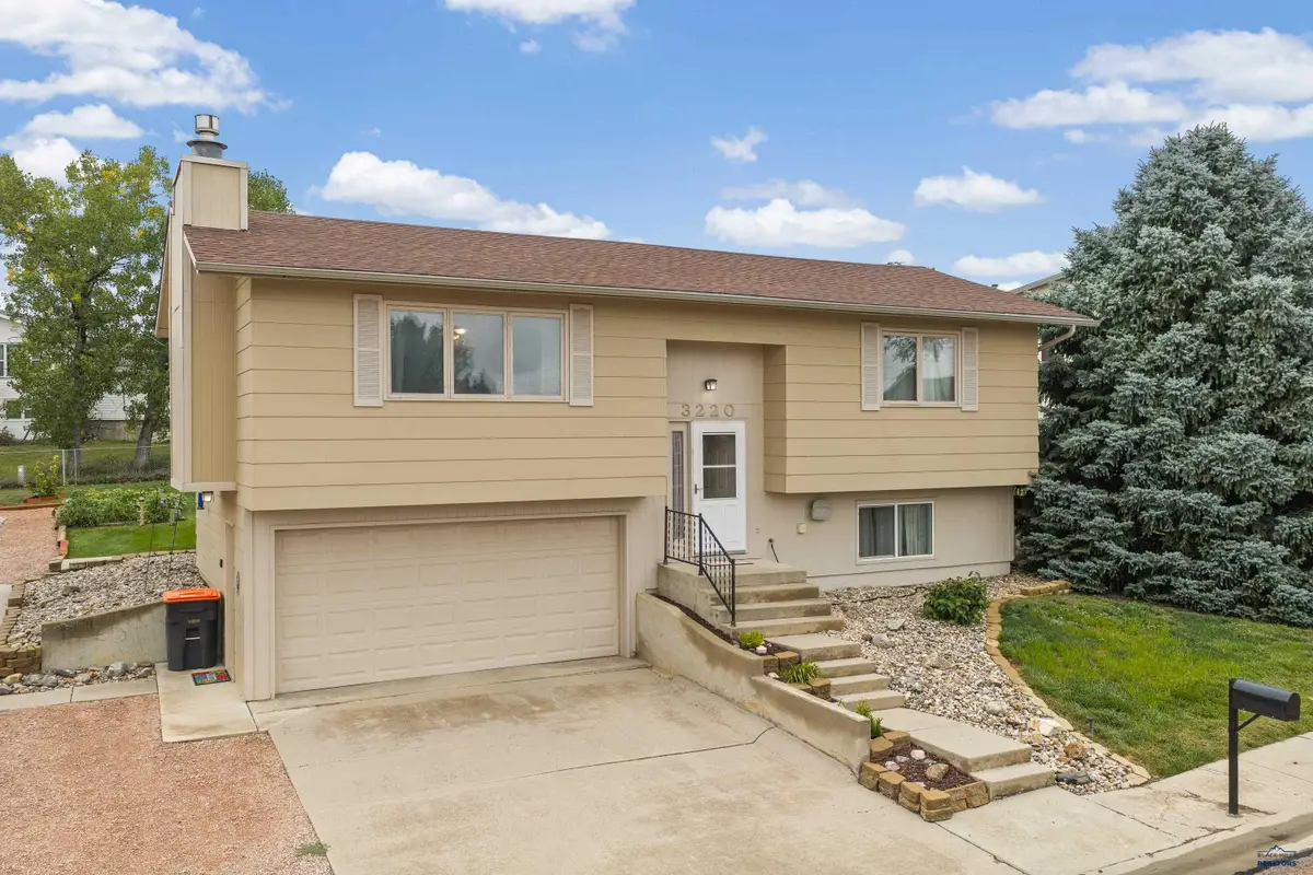 3220 Johnston Ln, Rapid City, SD 57703 - #1