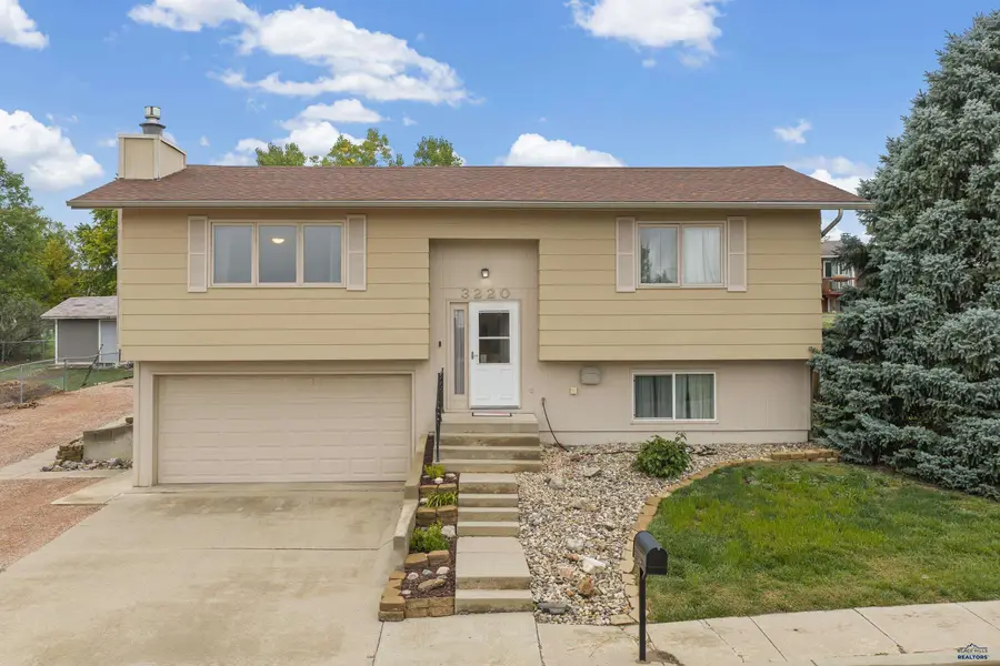 3220 Johnston Ln, Rapid City, SD 57703 - #2