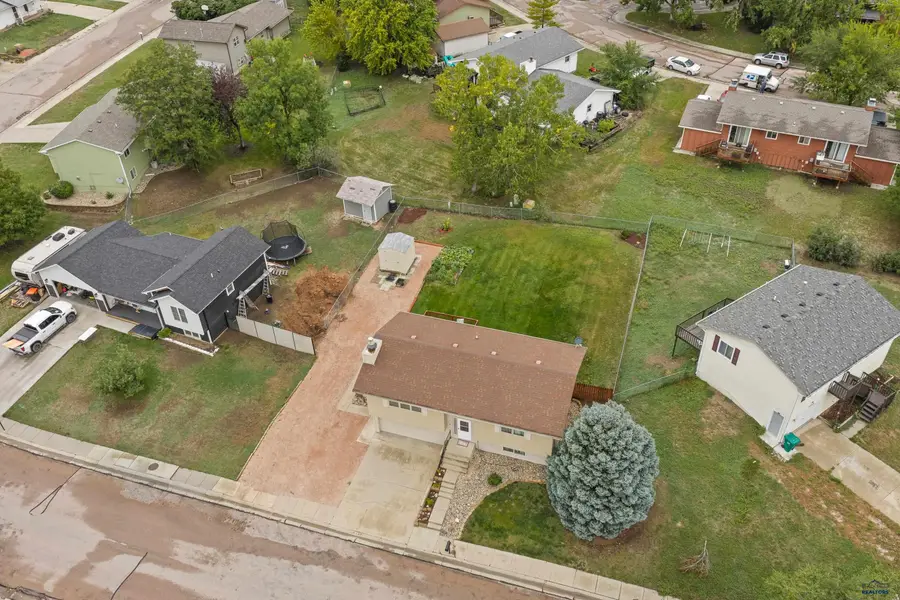 3220 Johnston Ln, Rapid City, SD 57703 - #3