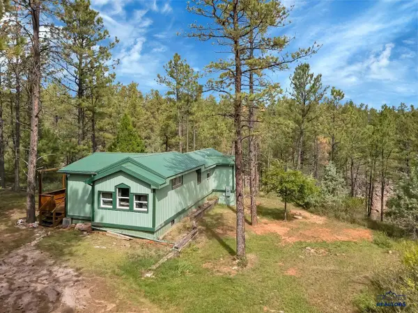 27438 Red Fox Rd, Hot Springs, SD 57747