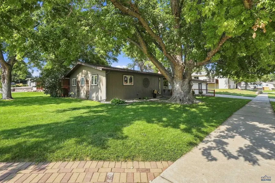 1513 Minuteman Dr, Rapid City, SD 57701 - #2