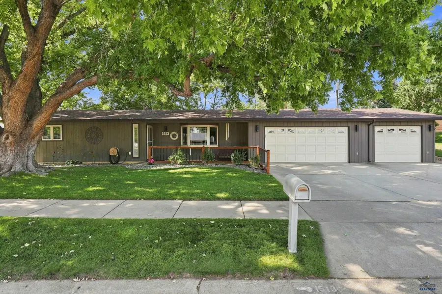 1513 Minuteman Dr, Rapid City, SD 57701 - #3