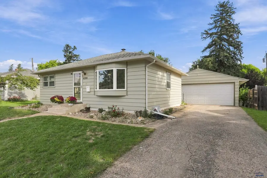 4208 Meadowwood Dr, Rapid City, SD 57702-2004 - #2