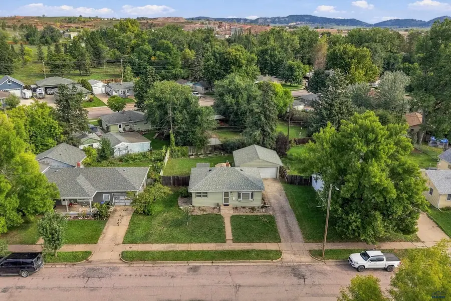 4208 Meadowwood Dr, Rapid City, SD 57702-2004 - #3