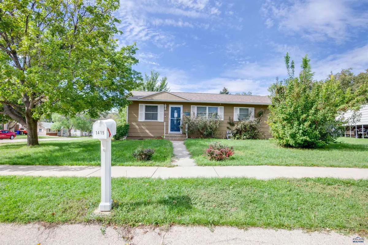 1415 Minuteman Dr, Rapid City, SD 57701 - #1