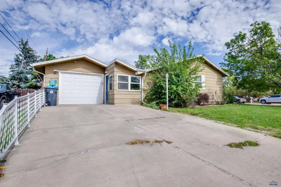 1415 Minuteman Dr, Rapid City, SD 57701 - #2
