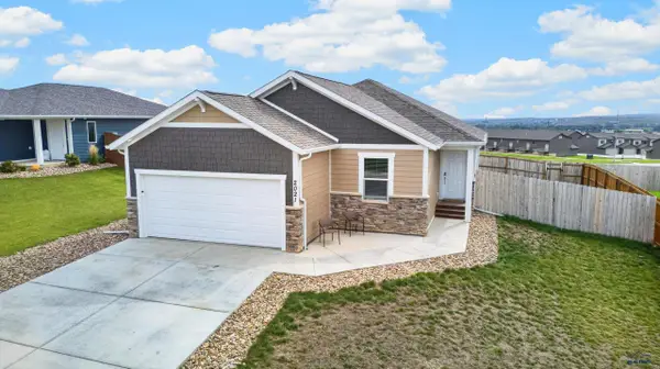 2021 Noah St, Rapid City, SD 57703