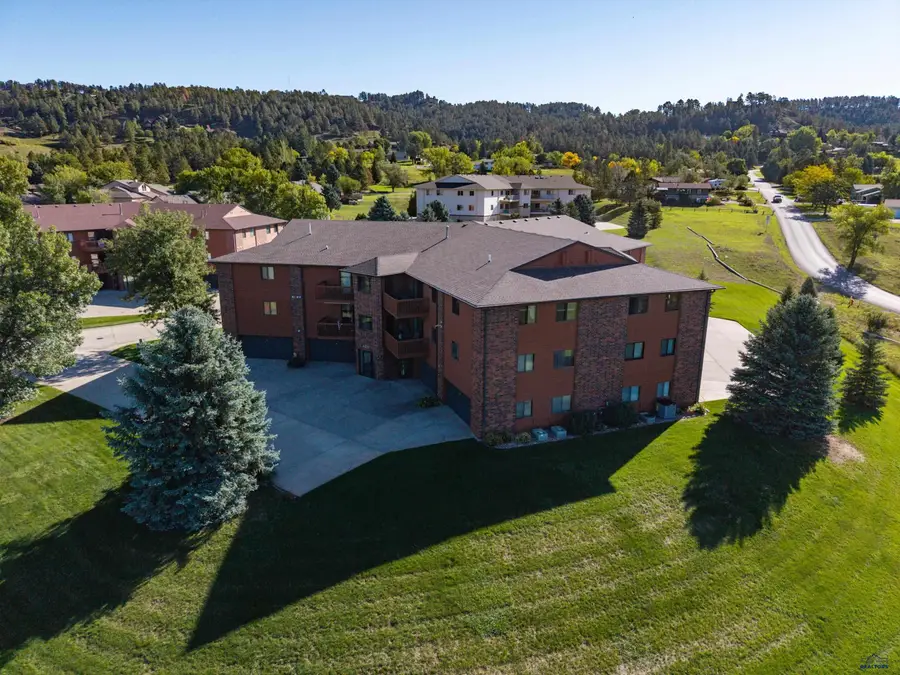 4235 #304 Fairway Hills Dr, Rapid City, SD 57702 - #2