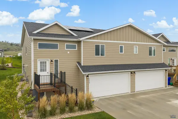 4449 Misty Woods Ln, Rapid City, SD 57701