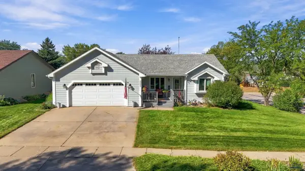 3021 Roxbury Cir, Rapid City, SD 57702