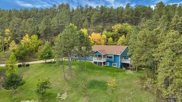 4710 Rimrock Dr, Rapid City, SD 57702