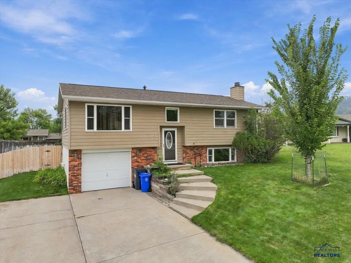 2706 Tomahawk Dr, Rapid City, SD 57702 - #1