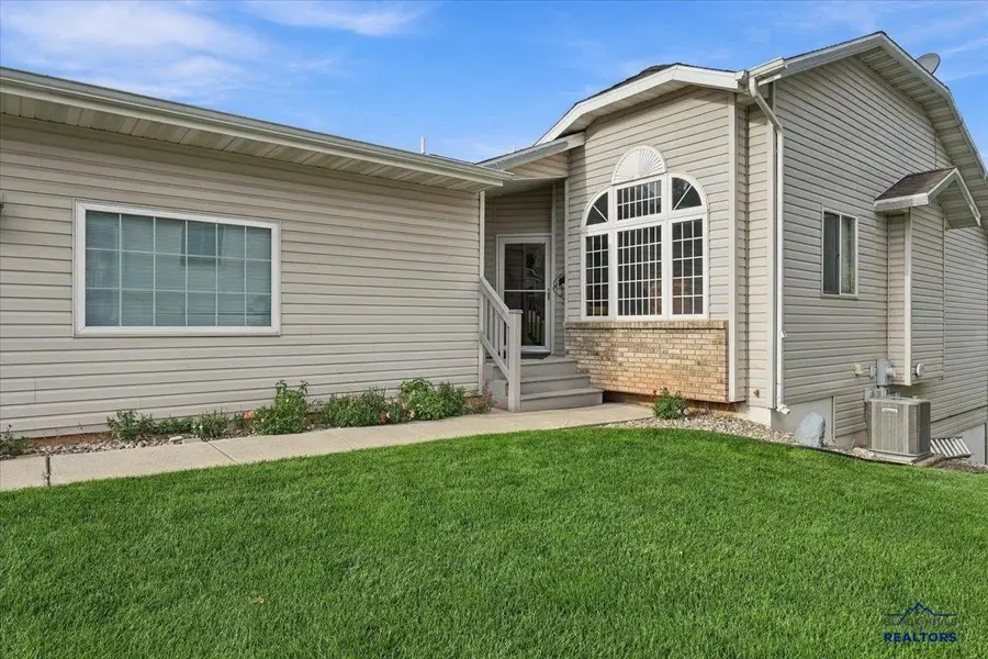3747 Park Dr, Rapid City, SD 57702 - #3
