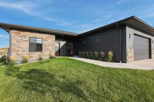 4802 Papillion Dr, Rapid City, SD 57703