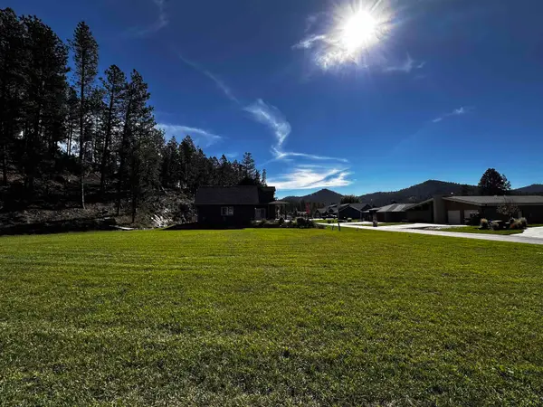 528 Major Lake Dr, Hill City, SD 57745