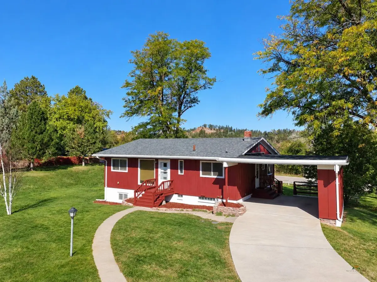 2001 Wilson Ave, Hot Springs, SD 57747 - #1