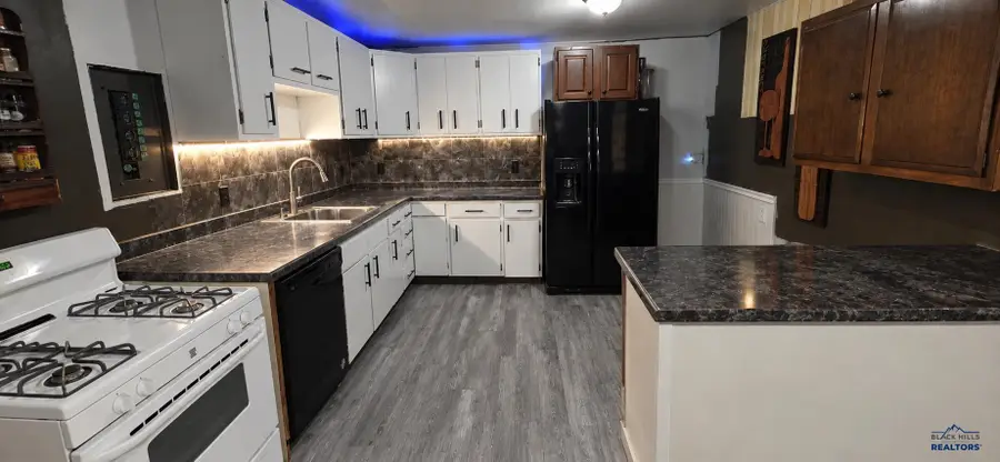 2433 Plateau Ln, Rapid City, SD 57703 - #2