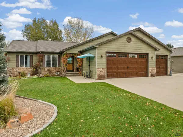 6814 Sahalee Dr, Rapid City, SD 57702