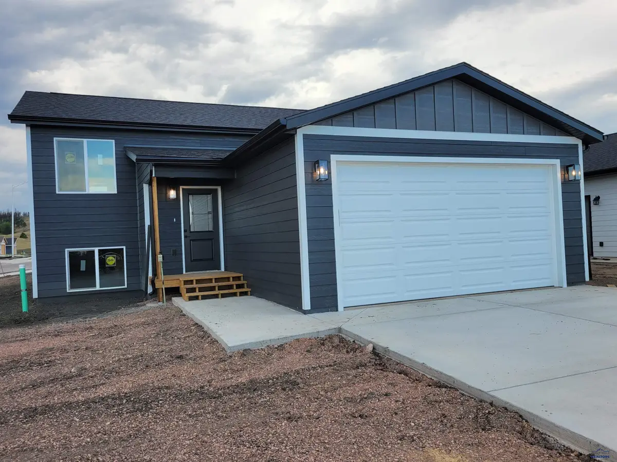 5609 Coal Bank Dr, Rapid City, SD 57701 - #1