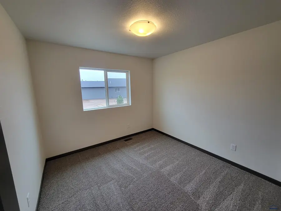 5609 Coal Bank Dr, Rapid City, SD 57701 - #2