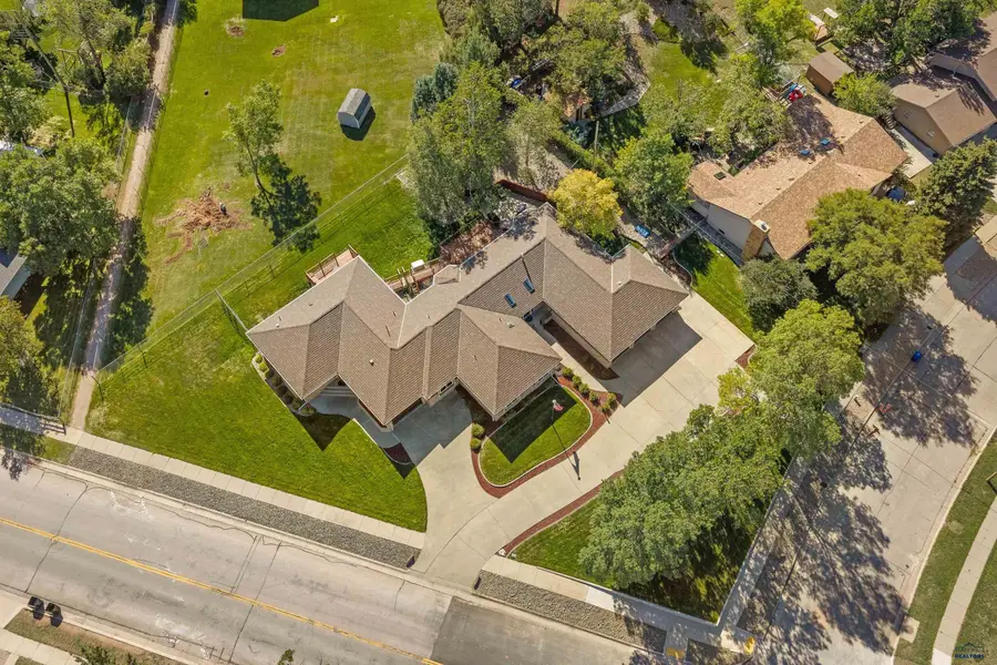 4701 Edgewood Dr, Rapid City, SD 57702 - #2