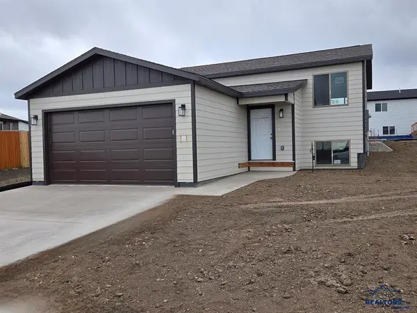 5625 Coal Bank Dr, Rapid City, SD 57701