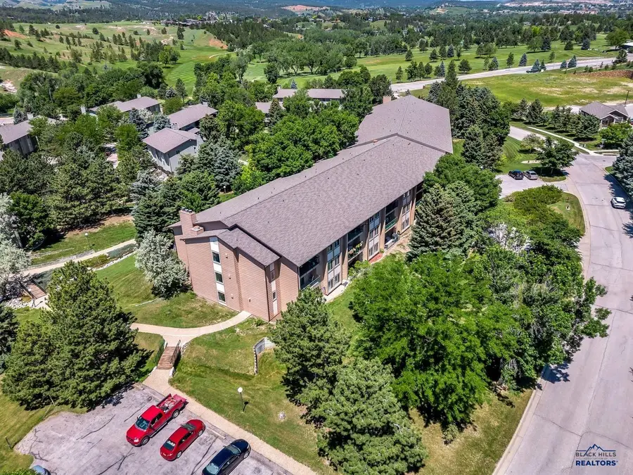 3963 Fairway Hills Dr, Rapid City, SD 57702 - #2