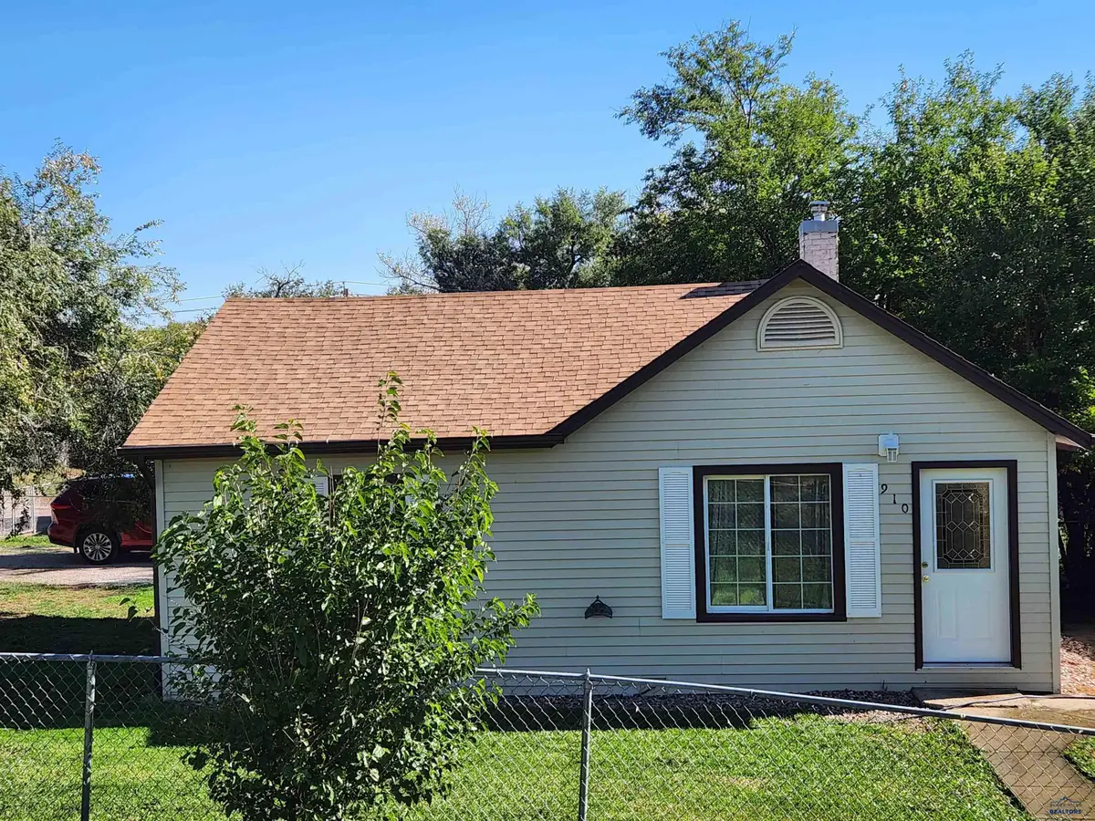 910 Silver St, Rapid City, SD 57701 - #1