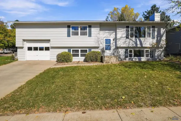 2802 Rawhide Dr, Rapid City, SD 57702-0000