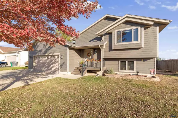 664 Airway Ct, Box Elder, SD 57719