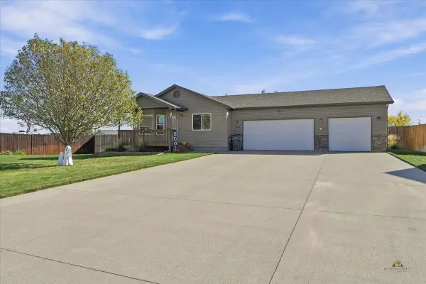 6565 Astoria Ln, Summerset, SD 57718
