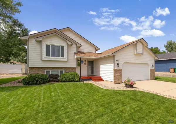 4837 Johnston Dr, Rapid City, SD 57703