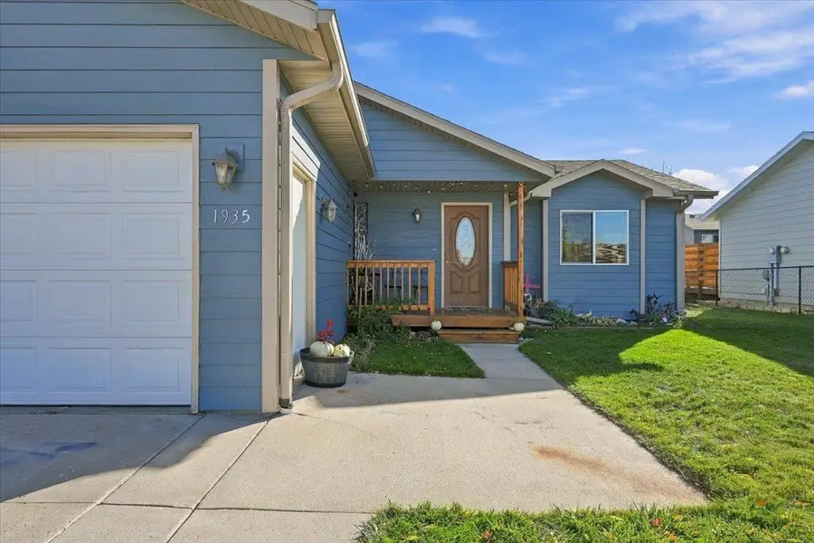 1935 Adirondack St, Spearfish, SD 57783 - #2