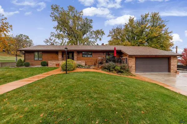 930 St Francis, Rapid City, SD 57701