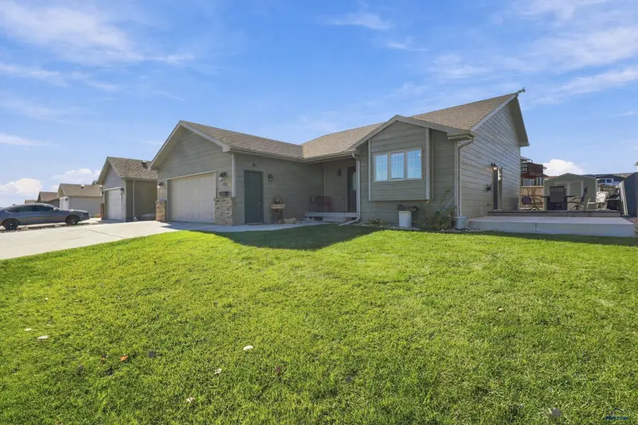725 Copperfield Dr, Rapid City, SD 57703 - #3