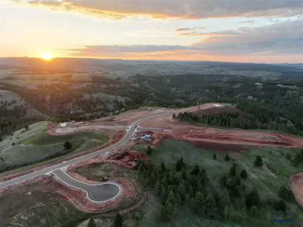 5545 Cloud Peak Dr, Rapid City, SD 57702