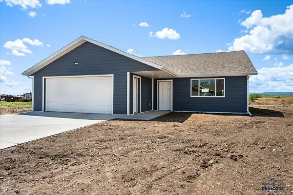 10885 Eagle Ct, Belle Fourche, SD 57717