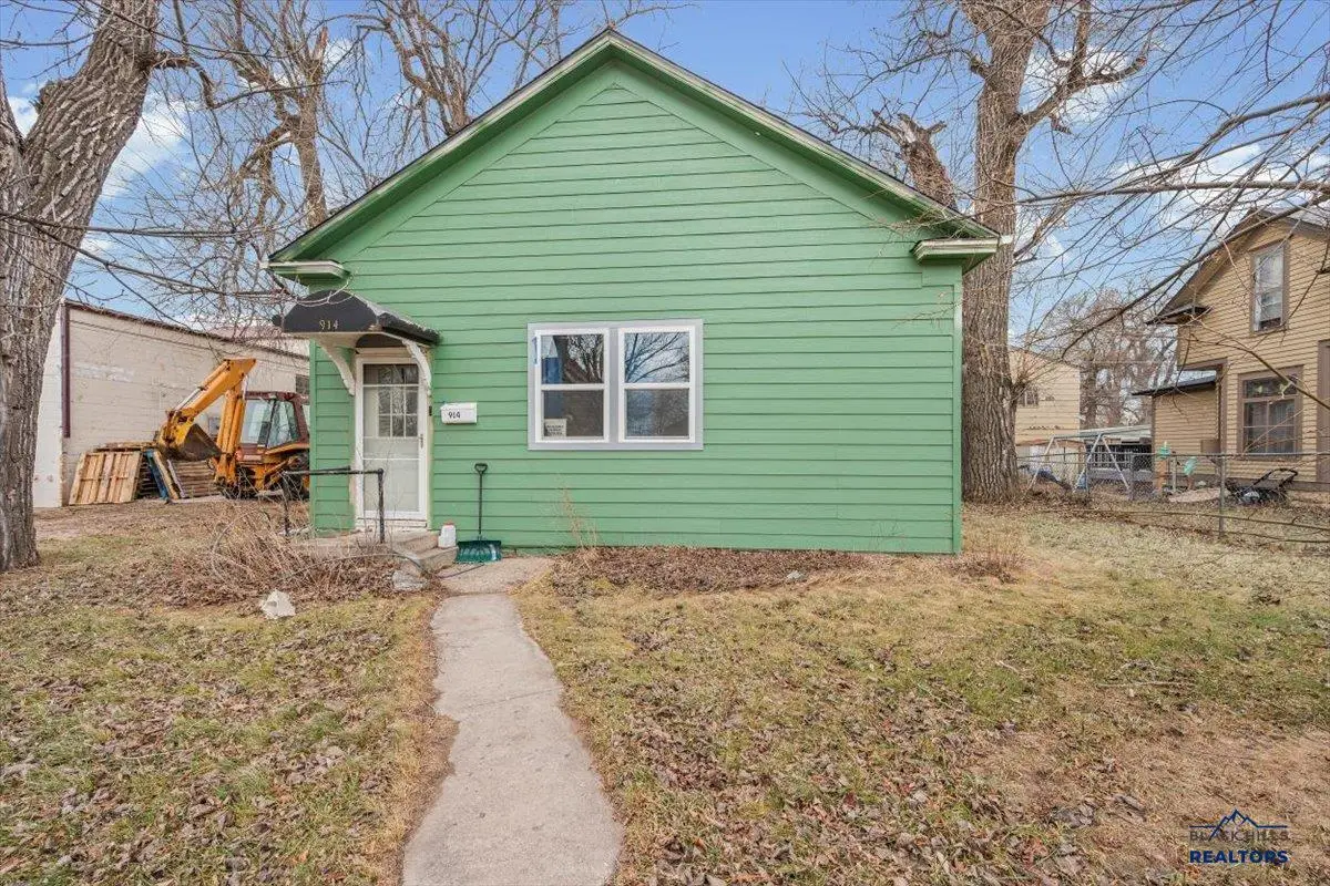 914 State Street, Belle Fourche, SD 57717 - #1