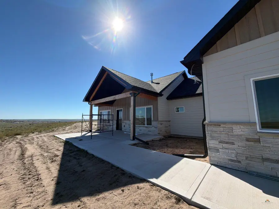 13311 Sunup Ln, Hot Springs, SD 57747 - #2