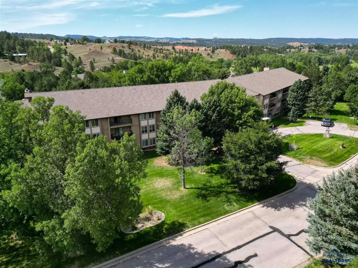 3952 Fairway Hills Dr, Rapid City, SD 57702 - #1