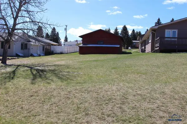 1122 Pine Street, Custer, SD 57730