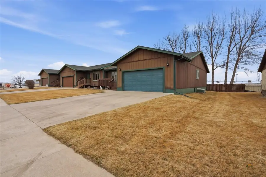 407 Summit Street, Belle Fourche, SD 57717 - #2