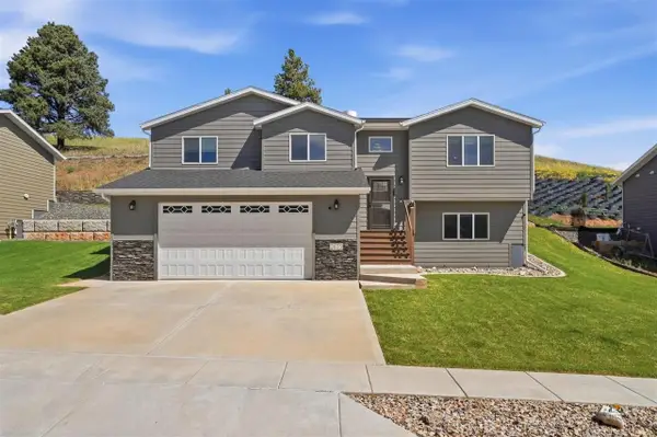 2675 Meadow Dr, Sturgis, SD 57785