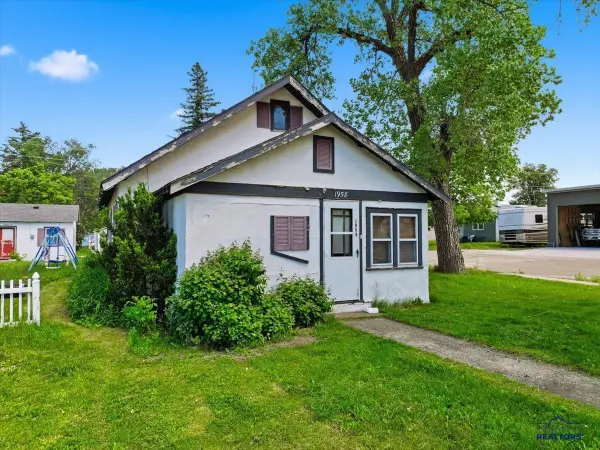 1958 Junction Ave, Sturgis, SD 57785